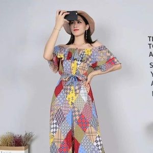 I m selling this long ladies dress